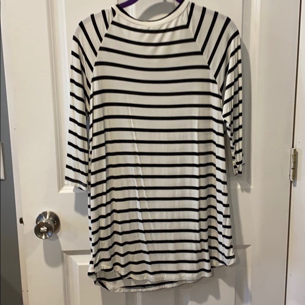 EUC White w Black Stripes Tunic - Picture 3 of 7